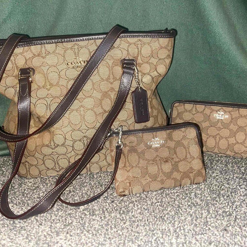 Coach purse & wallet set